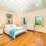 Siora Tanto Rustic Villa Exanthia