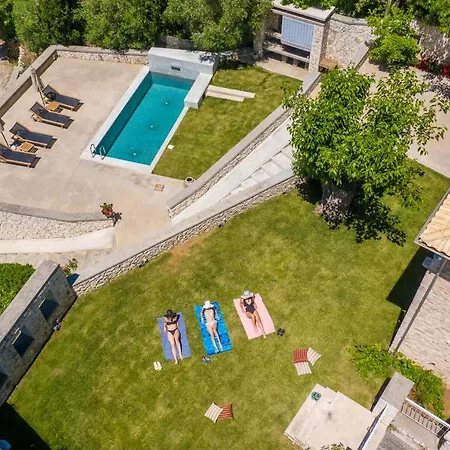 Siora Tanto Rustic Villa Exanthia