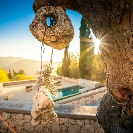 Siora Tanto Rustic * Exanthia