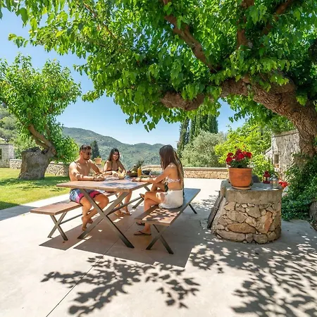 Siora Tanto Rustic Villa Exanthia