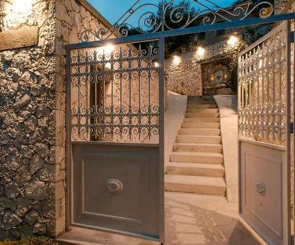 Siora Tanto Rustic Villa *