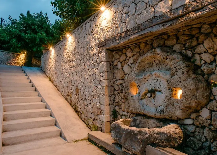 Siora Tanto Rustic Villa